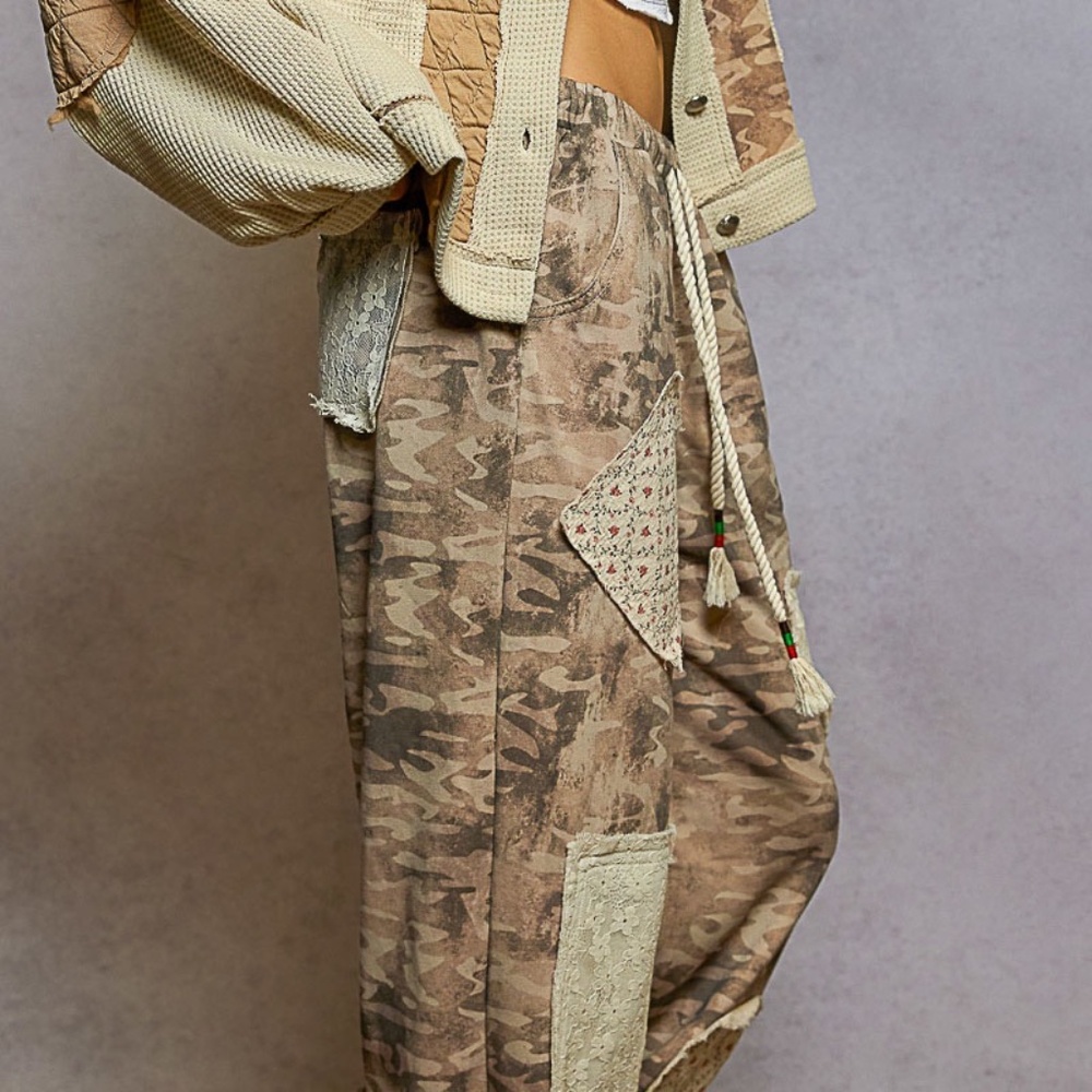 New POL Relaxed Fit Jogger Pants French Terry Camo Patchwork Elastic Waist Roomy - Picture 9 of 10